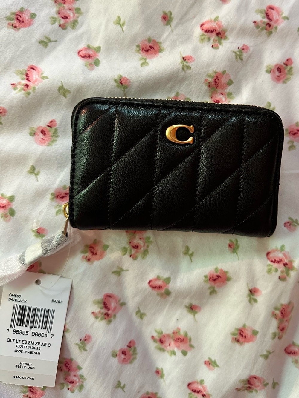 Coach Essential Black Small Zip Around Card Case with Pillow Quilting